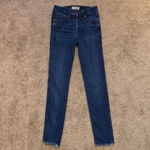 Madewell 9” high rise skinny distressed ankles